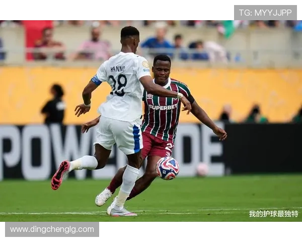 马约拉尔劲射造险乌切机敏补射建功助球队打破僵局 马约拉尔劲射造险乌切机敏补射建功助球队打破僵局