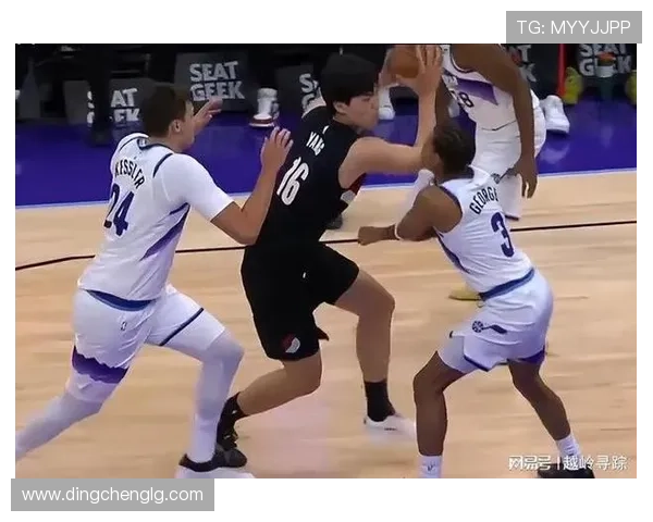 霍勒迪巧妙突破助攻 克林根篮下吃饼暴扣力拔山河